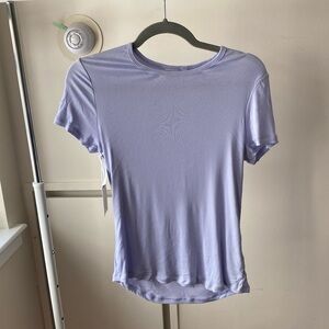 NWT Aritzia Bliss Hip Shirt - Size Large